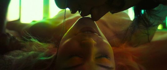 Марлене Фавела ню грудь