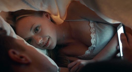 Виктория Агалакова топлес