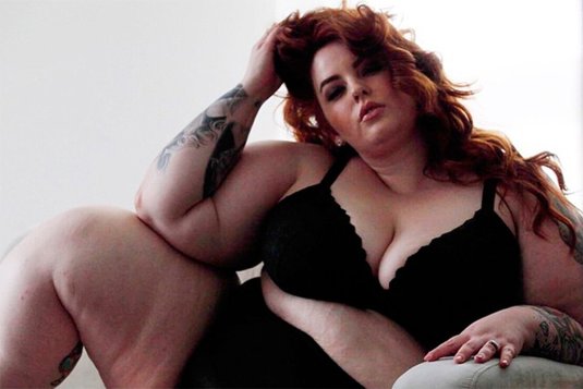 Модель плюс сайз тесс холидей