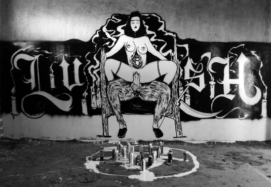 Голые сиськи на рок концерте