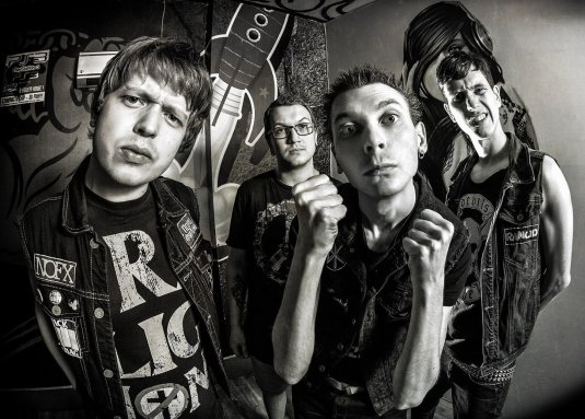 Cherry torn enjoys hot lesbian Action with Sparky sin Claire Play slideshow