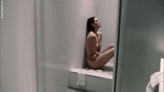 Лорен ли смит голая