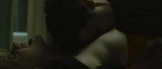 Лорен ли смит обнаженка