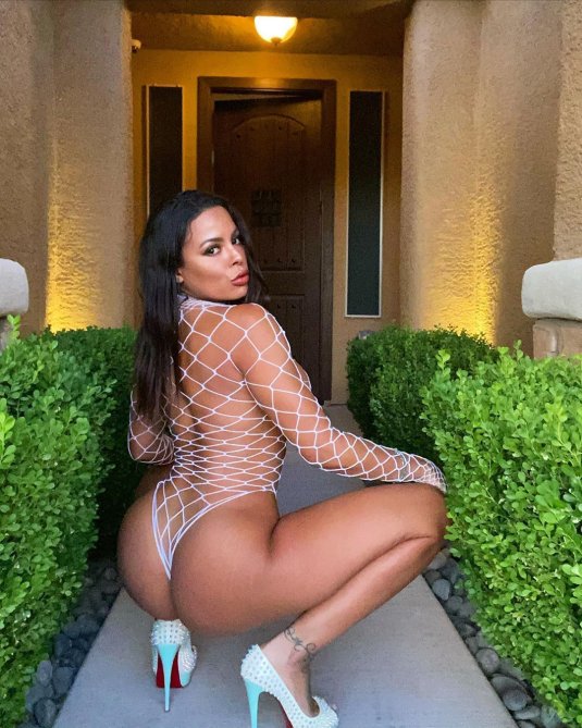 Голые красивые латинки