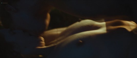 Кармен Эджого голая в фильме