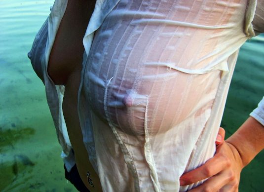 Кендалл Дженнер без лифчика