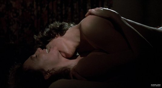 Жаклин Биссет ню в кино