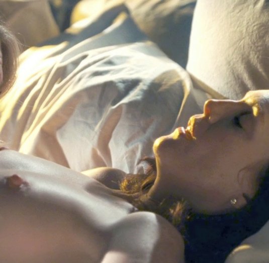 Аманда сейфрид голая в фильме