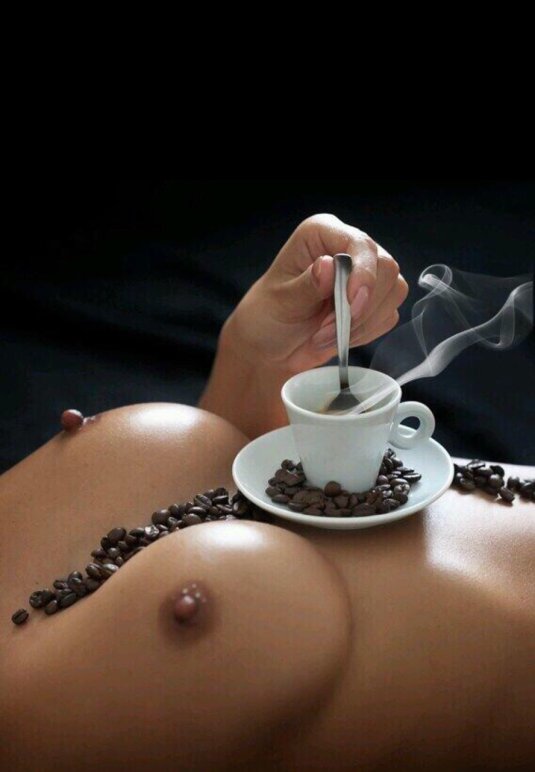 Helena Valentine делает минет. Новые видео