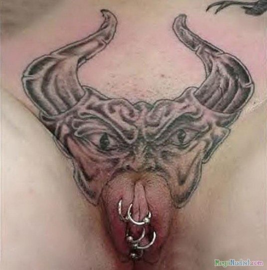 Прикольные интимные тату