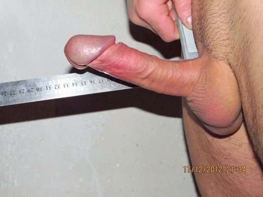 Член с линейкой