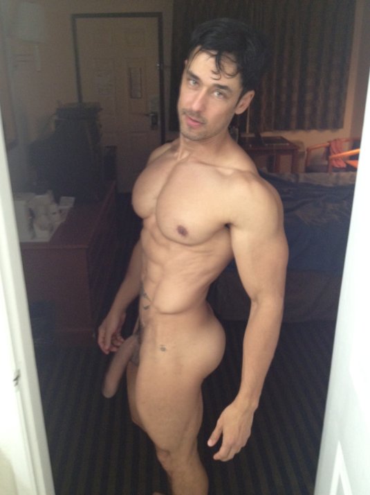 Порноактер Энтони Ромеро