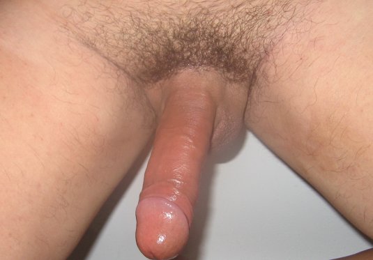 Голые мужчины с интимными стрижками