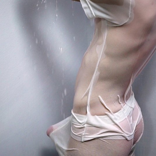 Возбужденный член в трусах