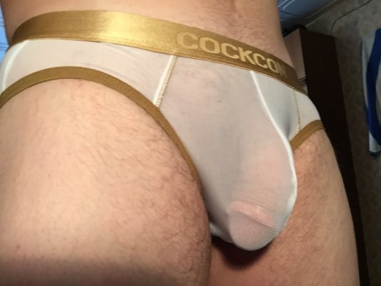 Голые мужчины в стрингах