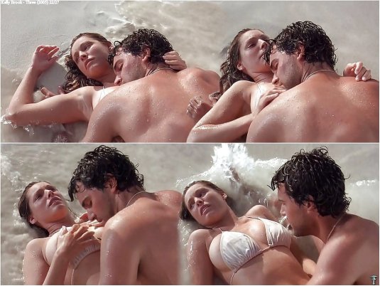 Келли Брук трое