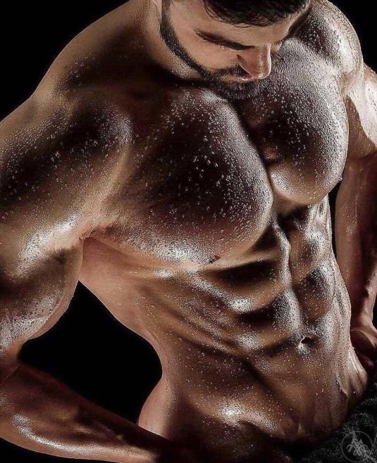 Красивый голый мужчина чб