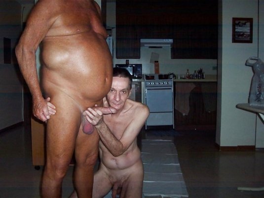 Толстый жирный голый мужик