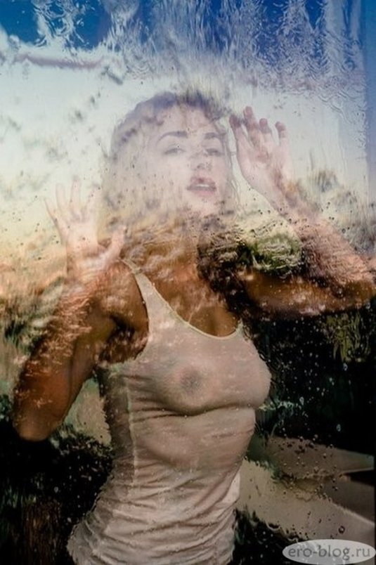 Девушка мокрая