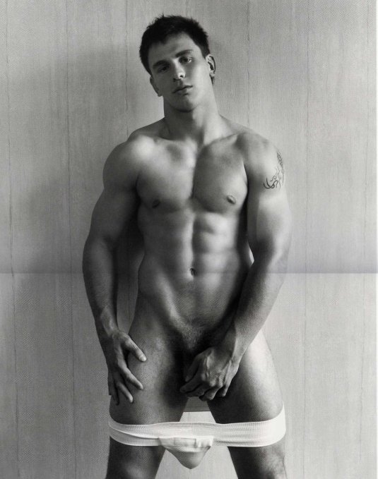 Фотосессия голых мужчин