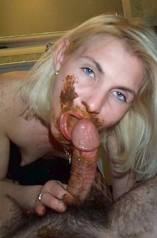 Зрелой соседке кончают в рот