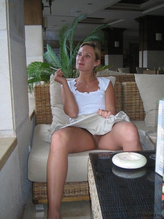 Пьяные девушки без трусов