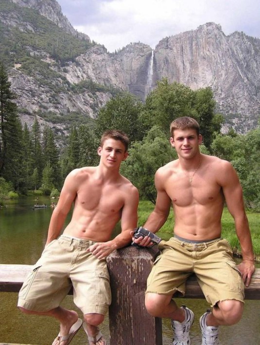 Парни Натуралы