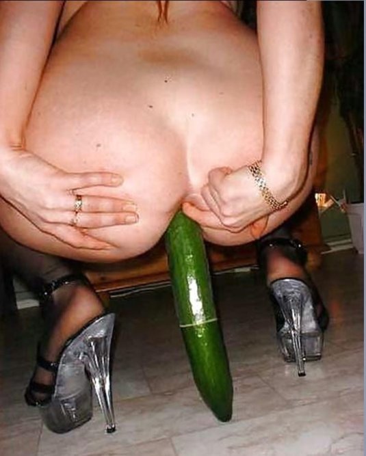 Различные предметы в попе