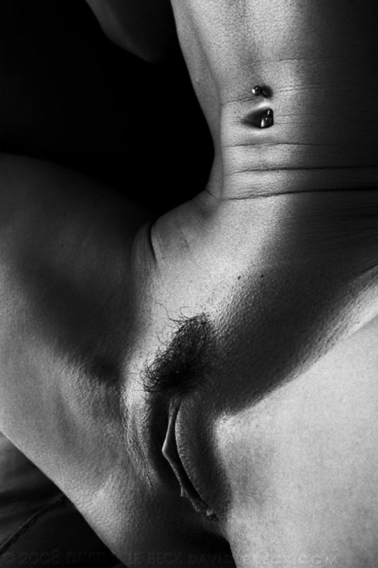 Парень кончил девушке на лобок