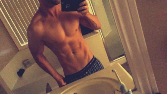 Красивое тело парня