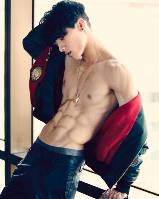 Хван Хенджин торс