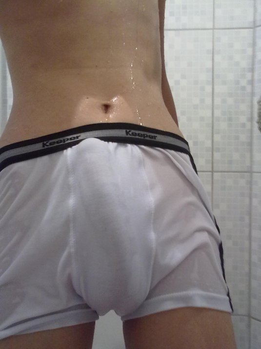 Член мужчины в трусах домашнее
