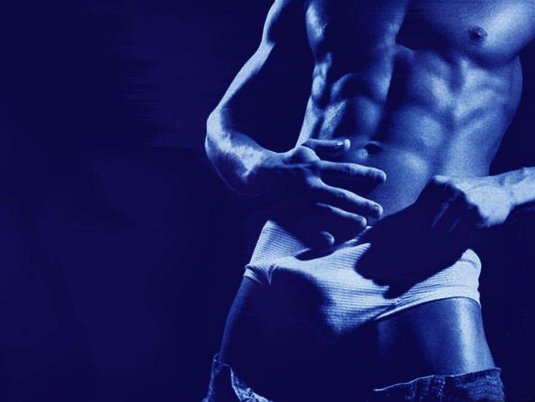 Голый мужской торс