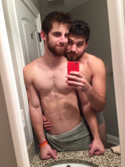 Селфи голых парней