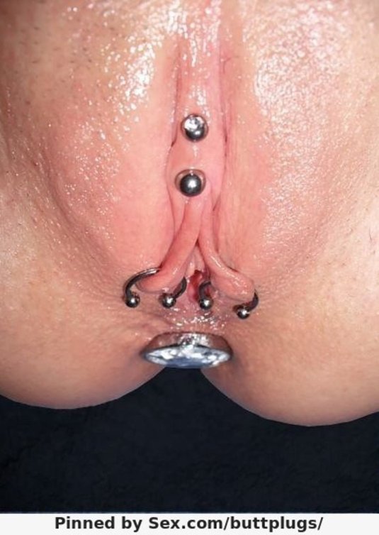 Женский интимный пирсинг