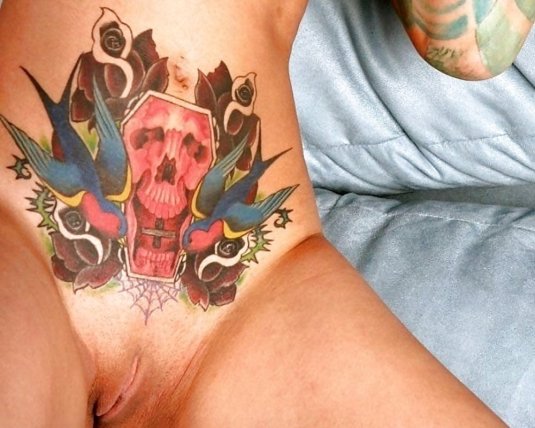 Эротические тату на лобке