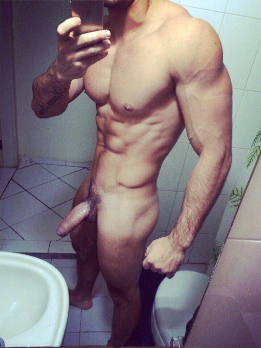 Мускулистые парни ебутся