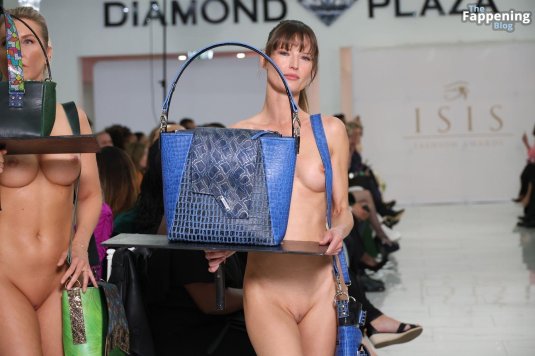 Показ голых