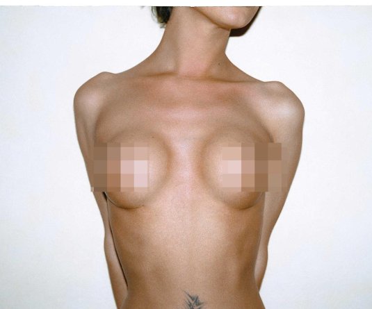 Как создать сиськи женщин