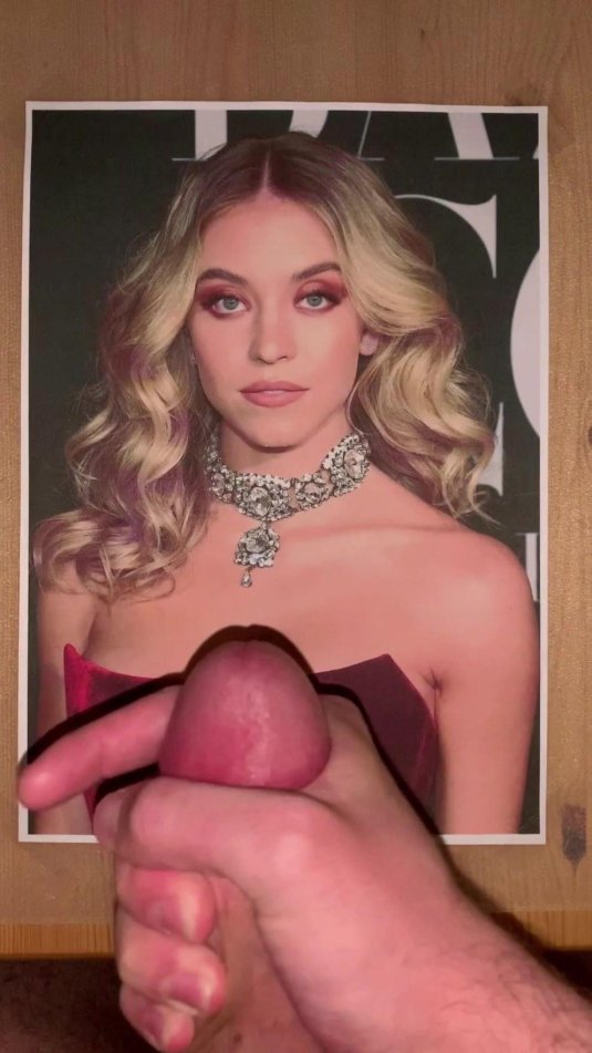 Сидни суини