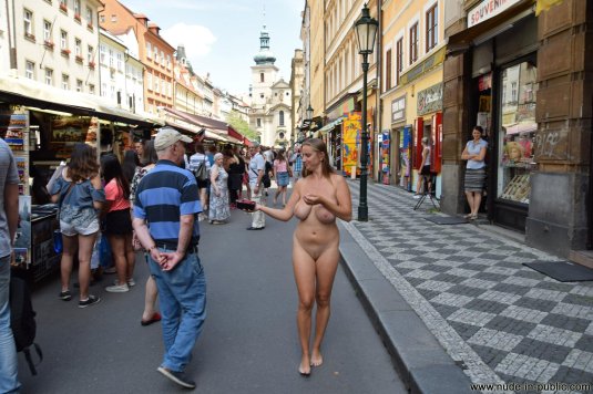 Публичная нагота