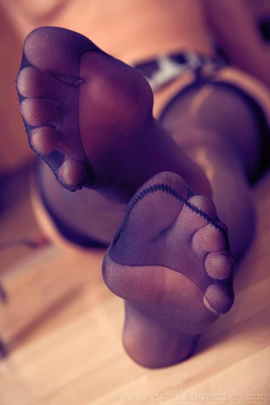 Девушки в чулках фут фетиш