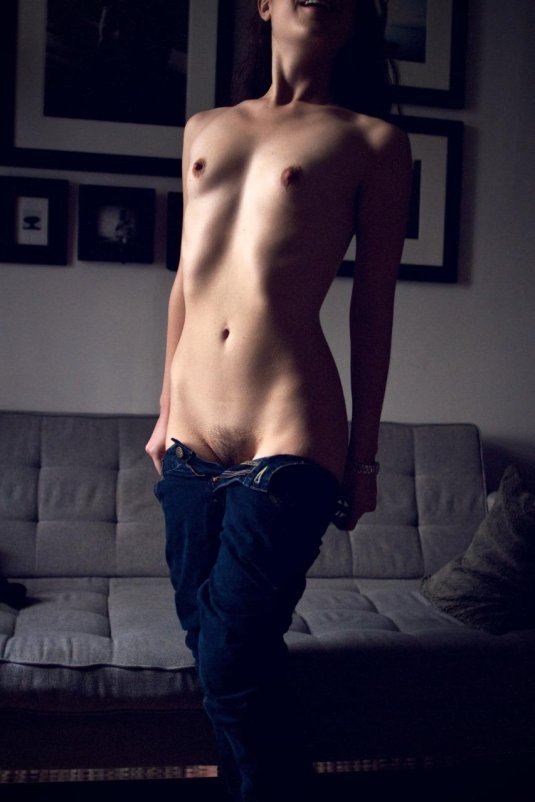 Голые в джинсах