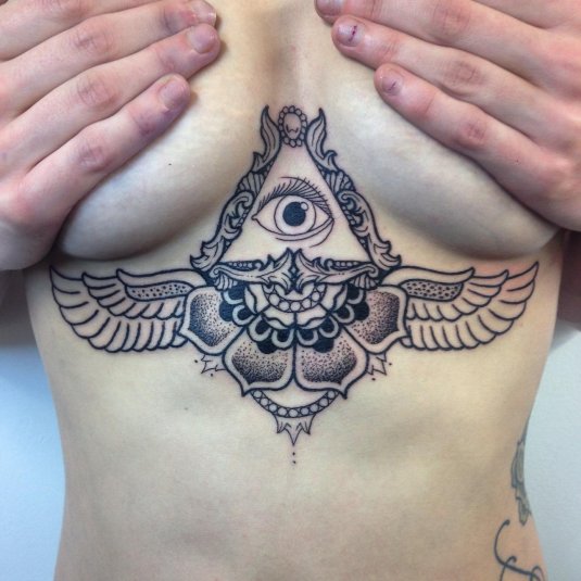 Око иллюминатов тату