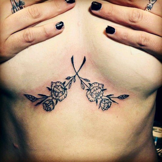 Тату для девушек под грудью