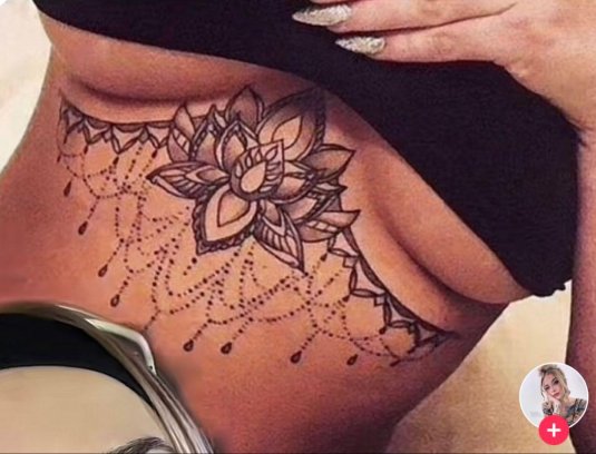 Женская татуировка