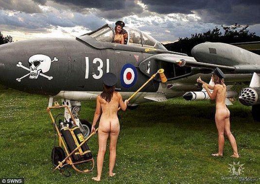 Девушка самолет