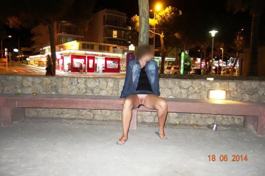 Ночные прогулки без трусов