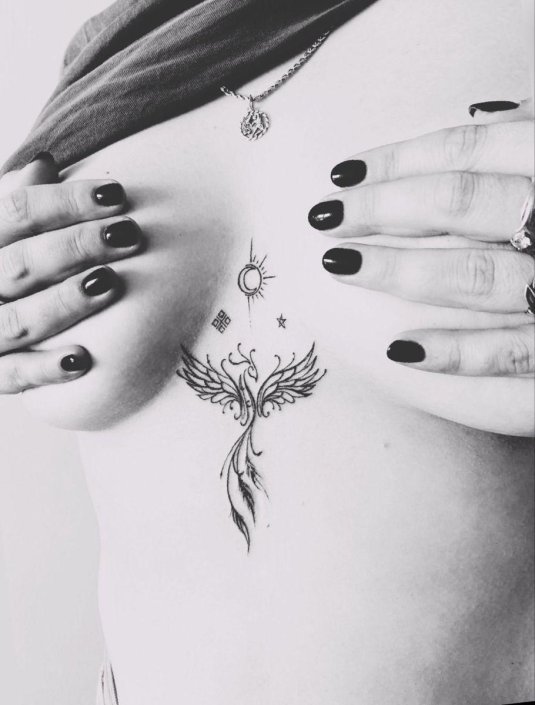 Тату феникса для девушек