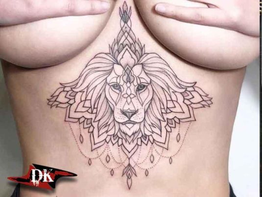 Под грудью тату